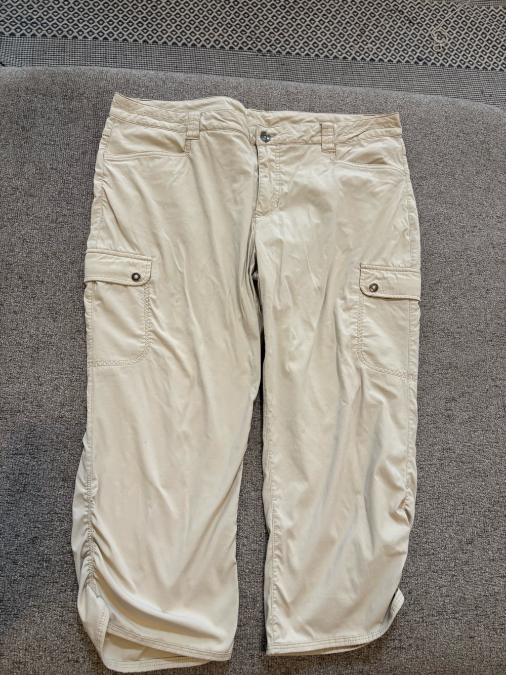 Eddie Bauer Men's Cargo Pants in Light Tan